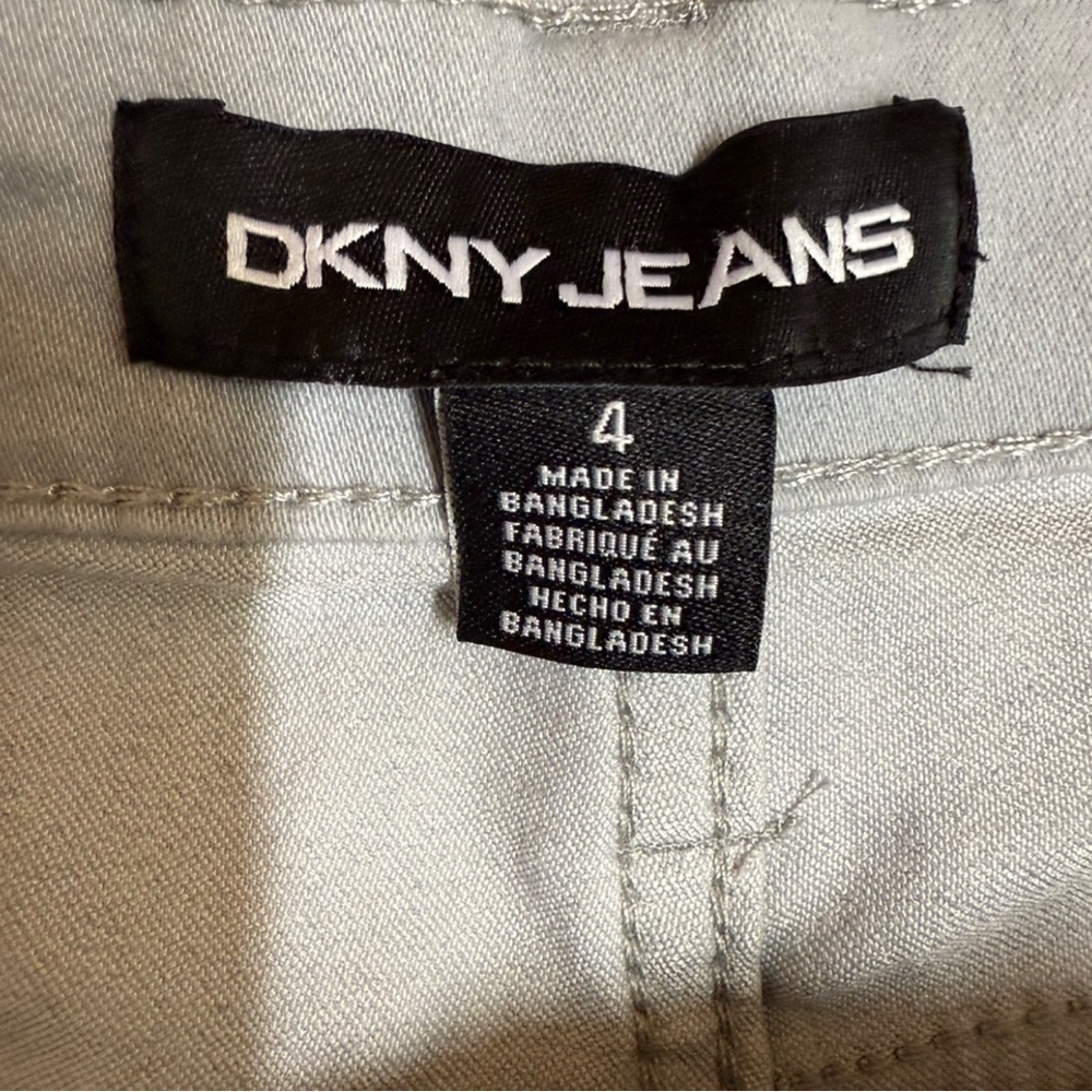 DKNY Jeans Women's Rolled Hem Chino Shorts - Size 4 - Picture 4 of 8